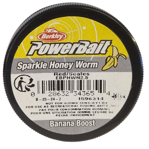 Köp PowerBait Honey Worm 25mm - Red/Scales (Banana Boost) på MiEKO!
