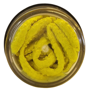 Köp PowerBait Honey Worm 25mm - Yellow (Garlic) på MiEKOfishing.se!