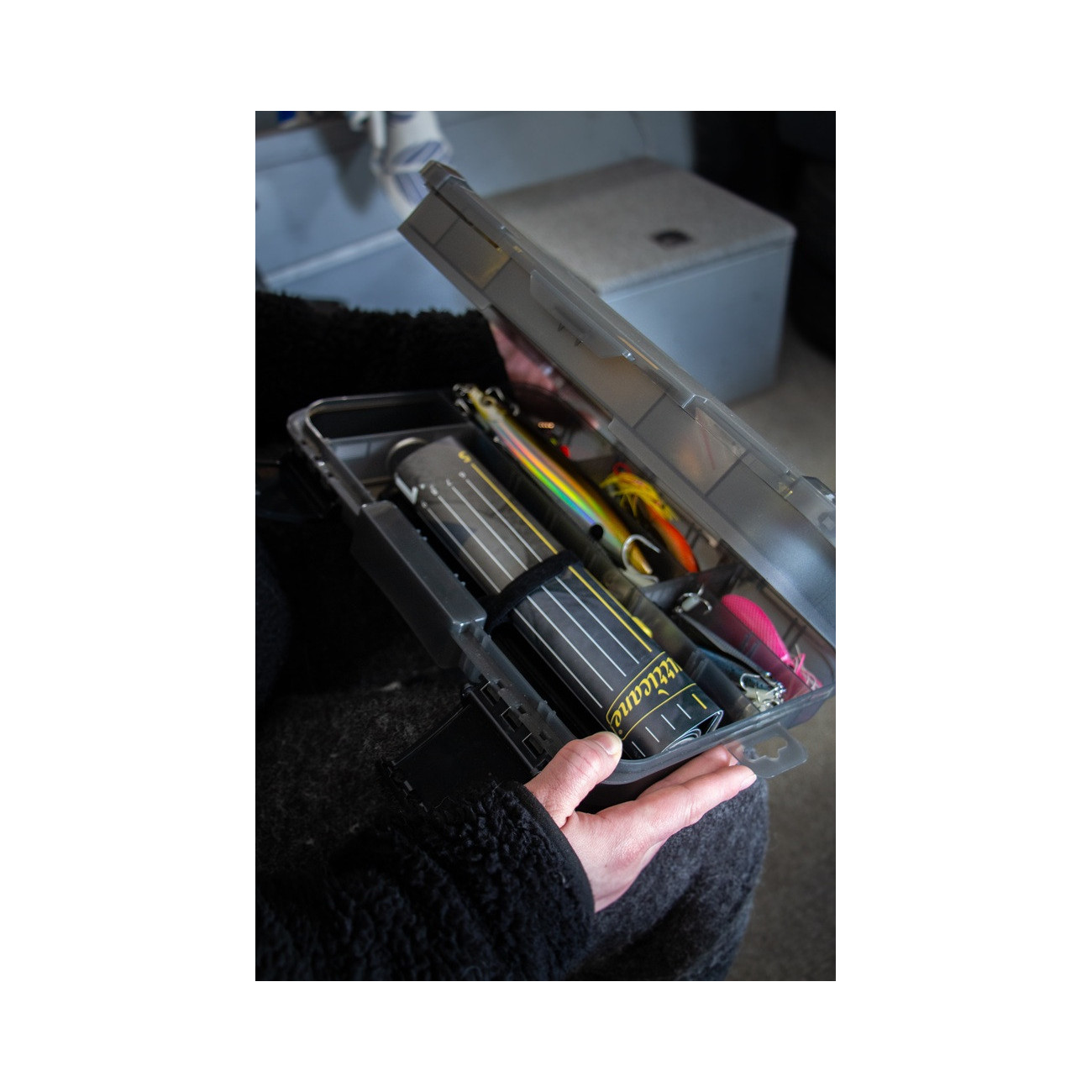 Köp Hurricane Beteslåda 36x24,5x7,8cm (2-våning) på MiEKOfishing.se!