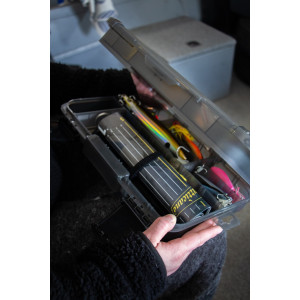 Köp Hurricane Beteslåda 36x24,5x7,8cm (2-våning) på MiEKOfishing.se!